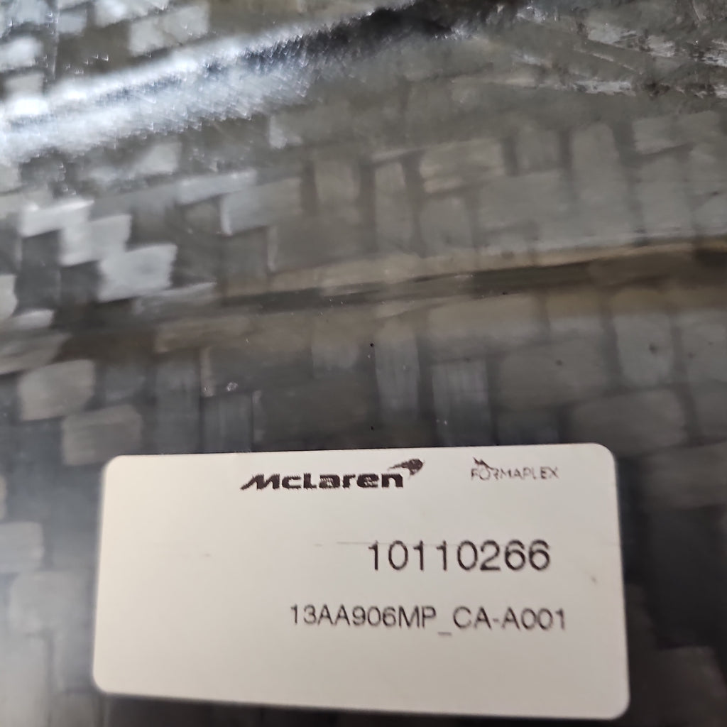 MCLAREN MSO 600LT GLOSS CARBON ROOF WITH CARBON AIR SCOOP CUTOUT OPENING 13AA906_CA-A001