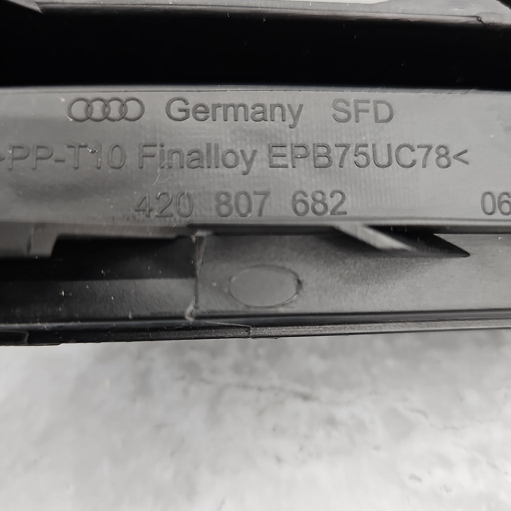 AUDI R8 O/S FRONT GRILL 42080768201C