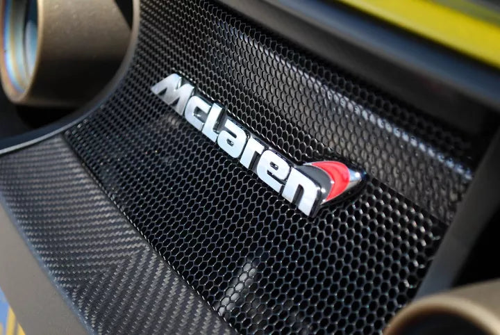 MCLAREN 675 REAR BUMPER CENTRE GRILL WITH BADGE ATTACHED