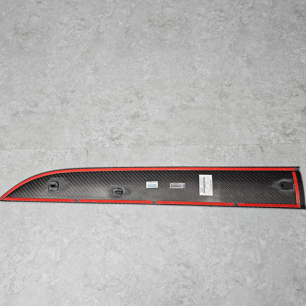 PORSCHE MACAN CARBON RIGHT DOOR FRONT TRIM 95B898564