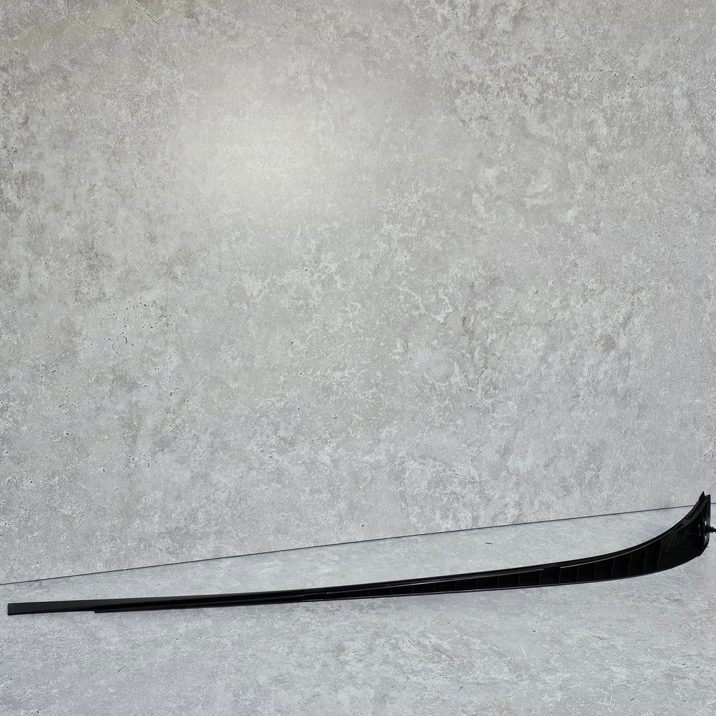 MCLAREN MP4-12C QUARTER GLASS MOULDING TRIM LEFT & RIGHT 11A8974CP / 11A8975CP