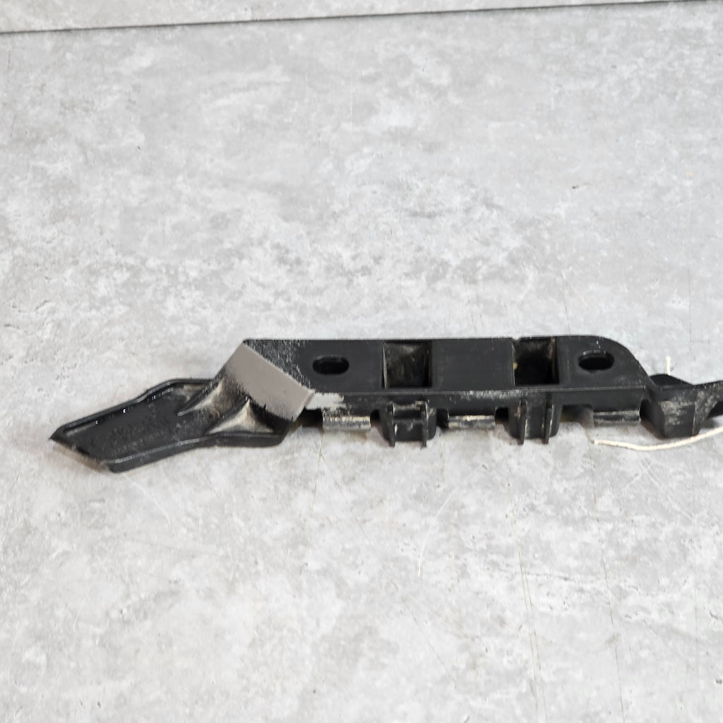 MCLAREN 650S FRONT RIGHT FENDER BRACKET 11A7439CP