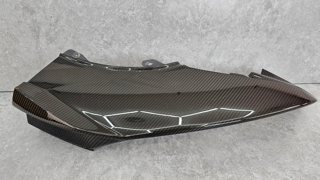 LAMBORGHINI URUS CARBON FRONT LEFT LOWER SPLITTER  4ML807059A