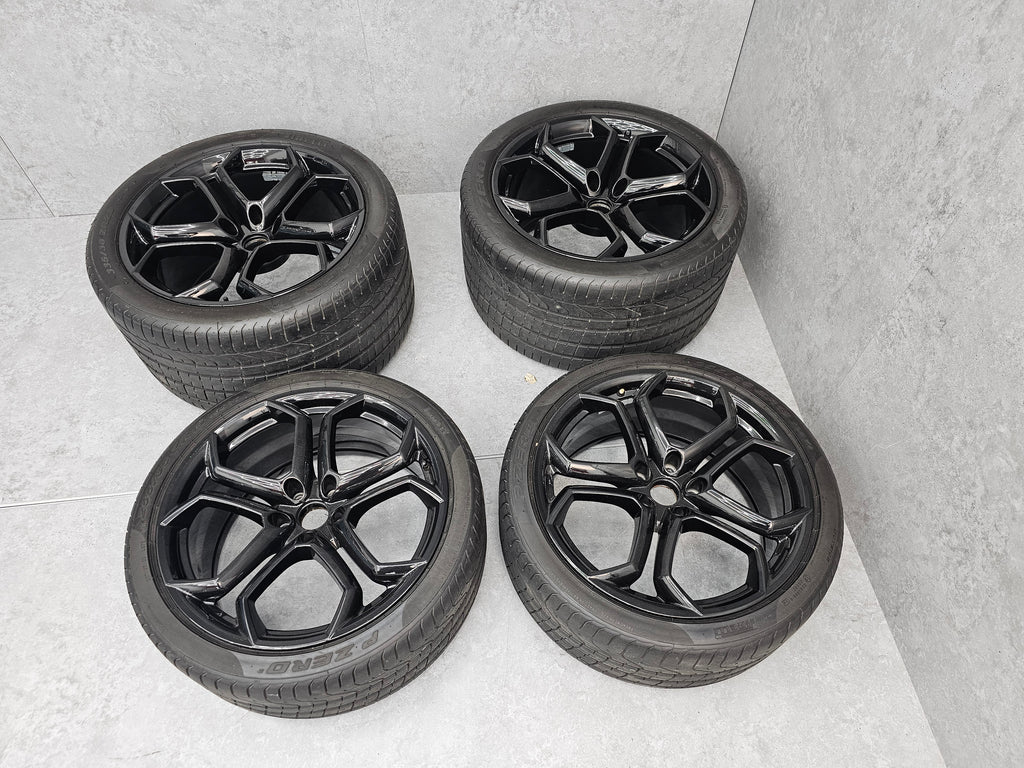 LAMBORGHINI AVENTADOR WHEELS 19"/20" SET WITH PIRELLI  P ZERO TYRES 470601025 / 470601025A