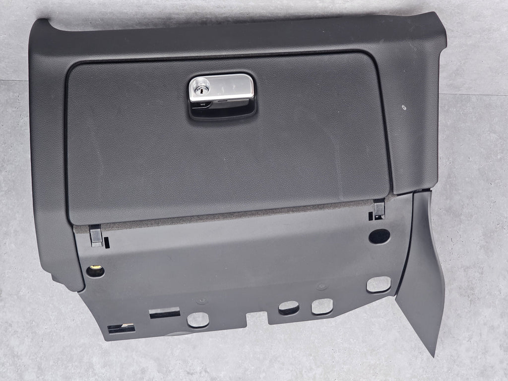 PORSCHE MACAN GLOVE BOX / COMPARTMENT 95B857095G