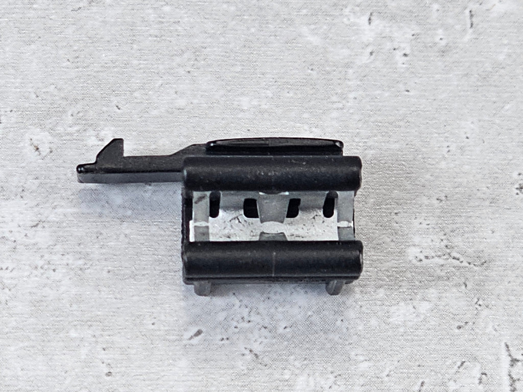 MCLAREN CABLE TIE CLIP EDGE CONNECTOR 00RG040