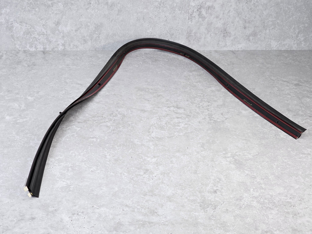 MCLAREN BONNET SEAL RR 11A4267CP