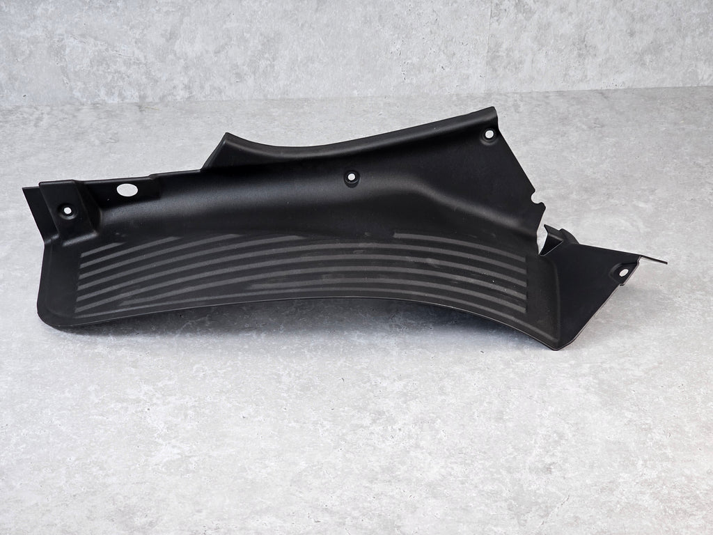 MCLAREN MP4-12C  WHEEL ARCH PANEL COVER RH 11A5371CP