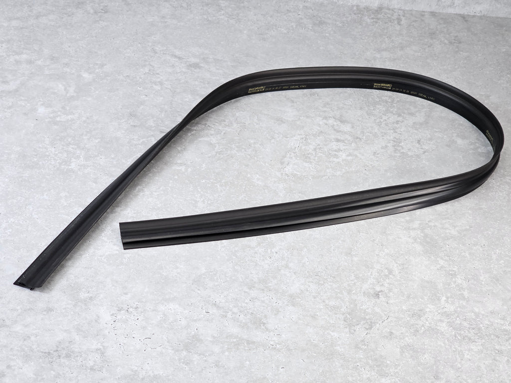 MCLAREN BONNET SEAL RR 11A7885CP