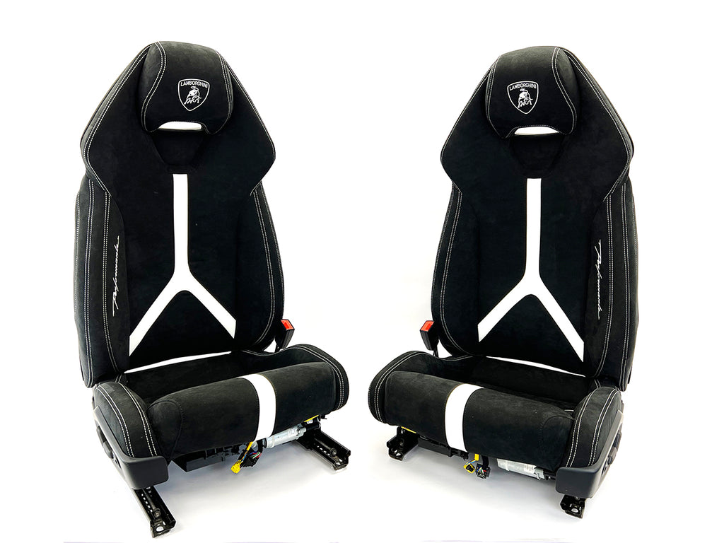 LAMBORGHINI HURACAN PERFORMANTE COMFORT SEATS IN BLACK/ WHITE