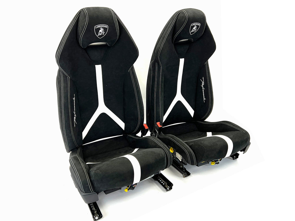 LAMBORGHINI HURACAN PERFORMANTE COMFORT SEATS IN BLACK/ WHITE