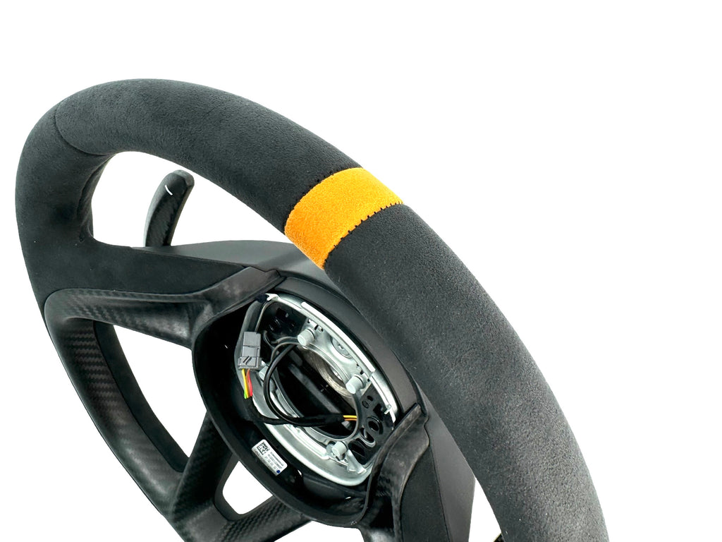 MCLAREN 765LT  MSO ALCANTARA W/ ORANGE 12 O'CLOCK RING STEERING WHEEL 14NA100RP-14RW002