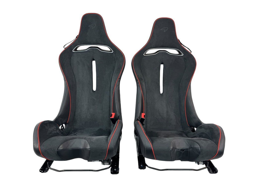 MCLAREN ARTURA MSO CLUB SPORT SEATS BLACK ALCANTARA/ RED PIPING 16NC493CP