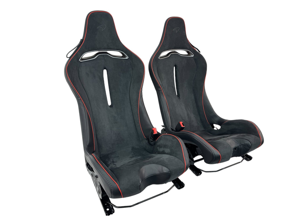 MCLAREN ARTURA MSO CLUB SPORT SEATS BLACK ALCANTARA/ RED PIPING 16NC493CP