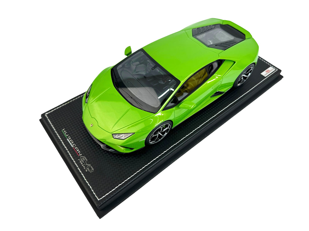 LAMBORGHINI HURACAN EVO RWD 1:18 MODEL CAR (VERDE ITHICA)