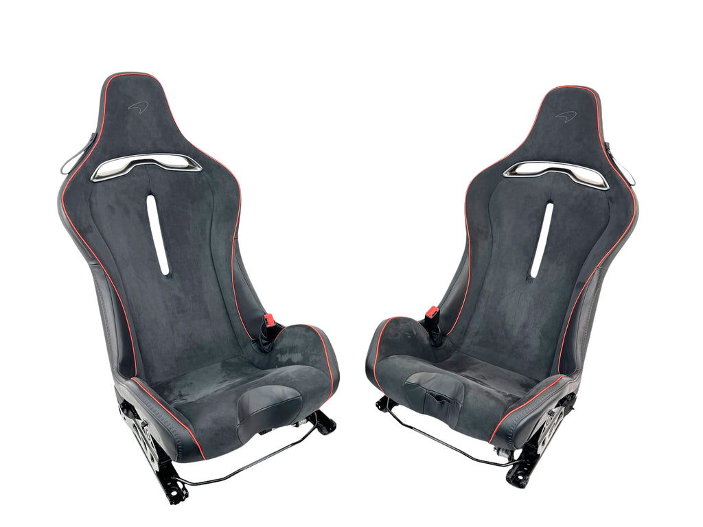 MCLAREN ARTURA MSO CLUB SPORT SEATS BLACK ALCANTARA/ RED PIPING 16NC493CP