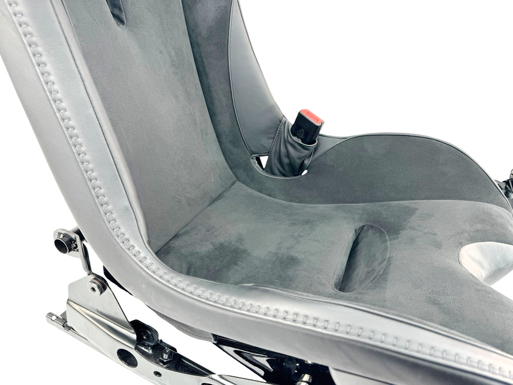 MCLAREN ARTURA MSO CLUB SPORT SEATS BLACK ALCANTARA/ BLACK PIPING 16NC493CP