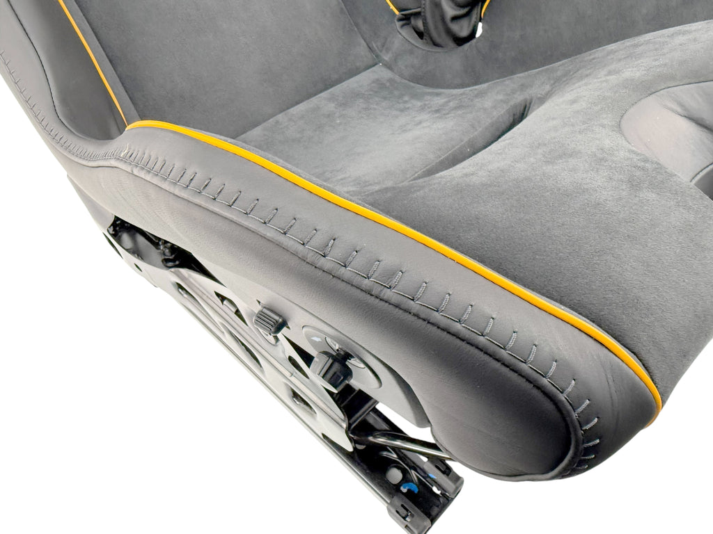 MCLAREN ARTURA MSO CLUB SPORT SEATS BLACK LUMBER SUPPORT ALCANTARA/ ORANGE PIPING 16NC493CP