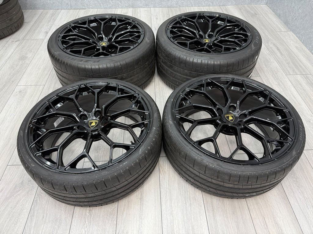 LAMBORGHINI HURACAN NARVI PERFORMANTE WHEELS WITH PIRELLI TYRES 4T0601017AN