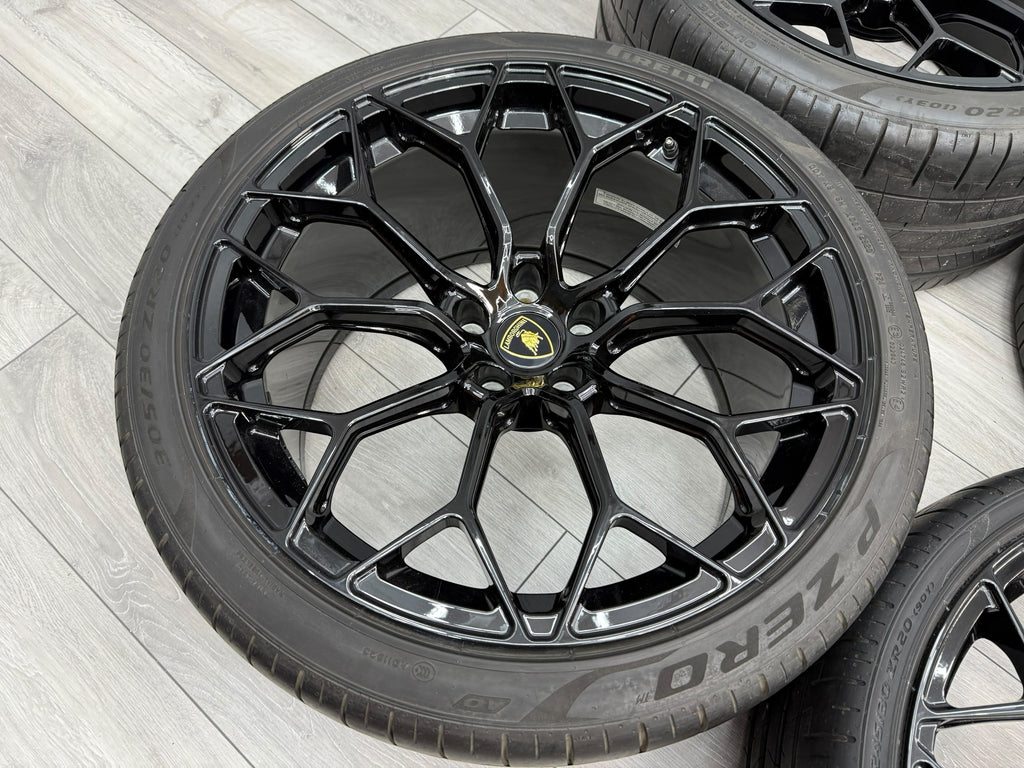 LAMBORGHINI HURACAN NARVI PERFORMANTE WHEELS WITH PIRELLI TYRES 4T0601017AN