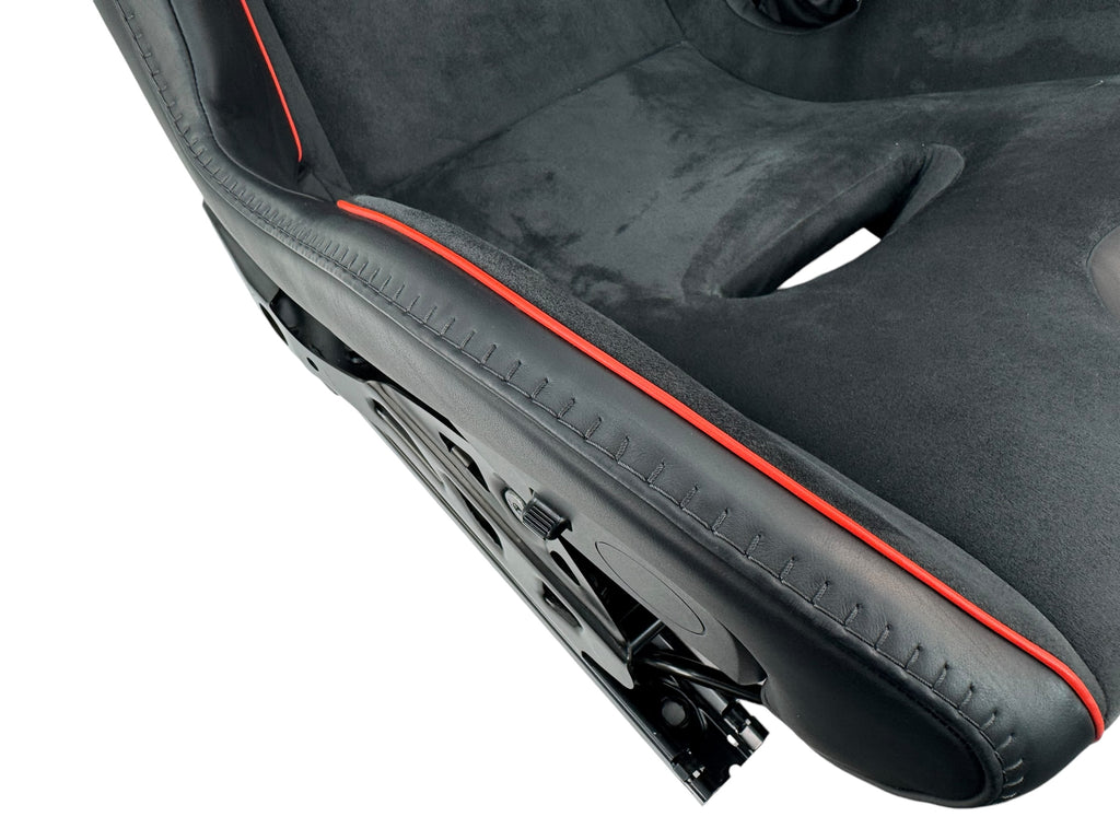 MCLAREN ARTURA MSO CLUB SPORT SEATS BLACK ALCANTARA/ RED PIPING 16NC493CP