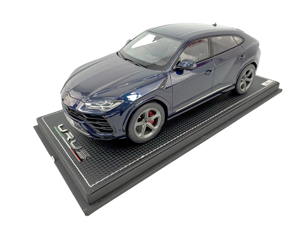 LAMBORGHINI URUS 1:18 MODEL CAR ( BLUE ASTRAEUS)