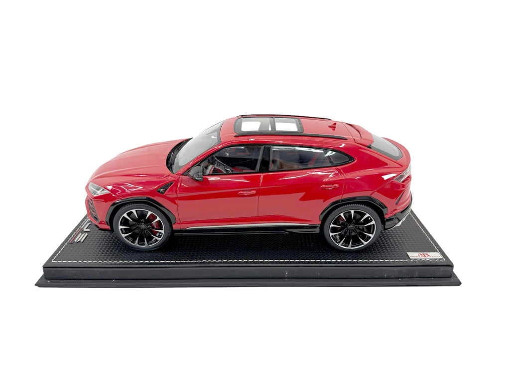 LAMBORGHINI URUS 1:18 MODEL CAR ( ROSSO MARS)