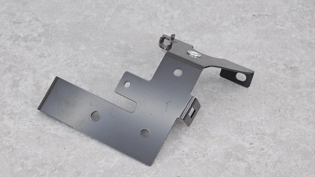 MCLAREN 650S 3.8 V8 TWIN-TURBO HORN MOUNTING BRACKET 11A7139CP