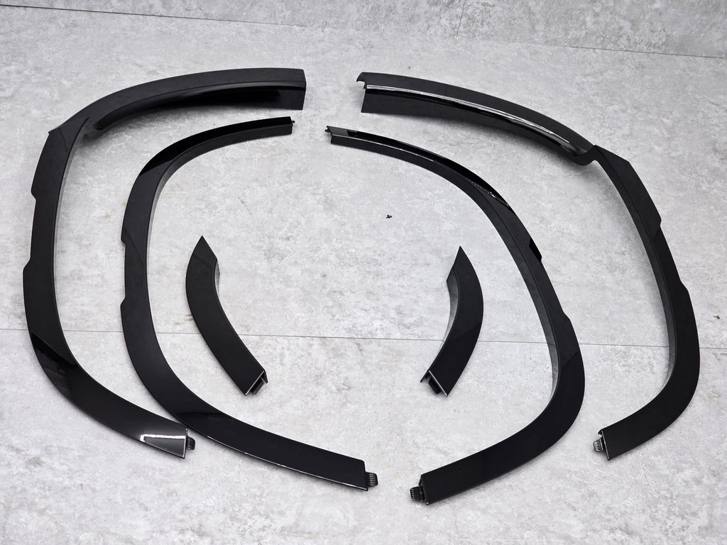 LANDROVER DEFENDER 2024 BLACK WHEEL ARCH COVERS SET