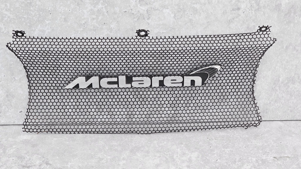 MCLAREN 675LT REAR BUMPER CENTRE GRILL WITH BADGE ATTACHED