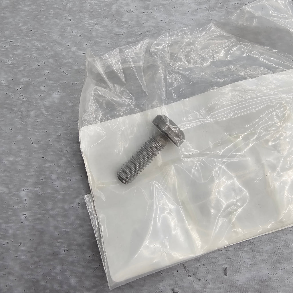 MCLAREN SCREW 16GA242CP