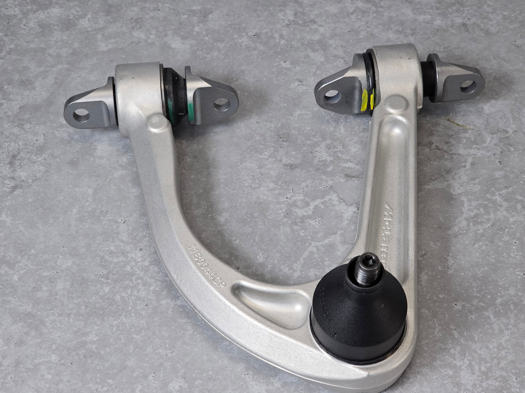 MCLAREN 570S FRONT RIGHT UPPER CONTROL ARM 13B1171CP