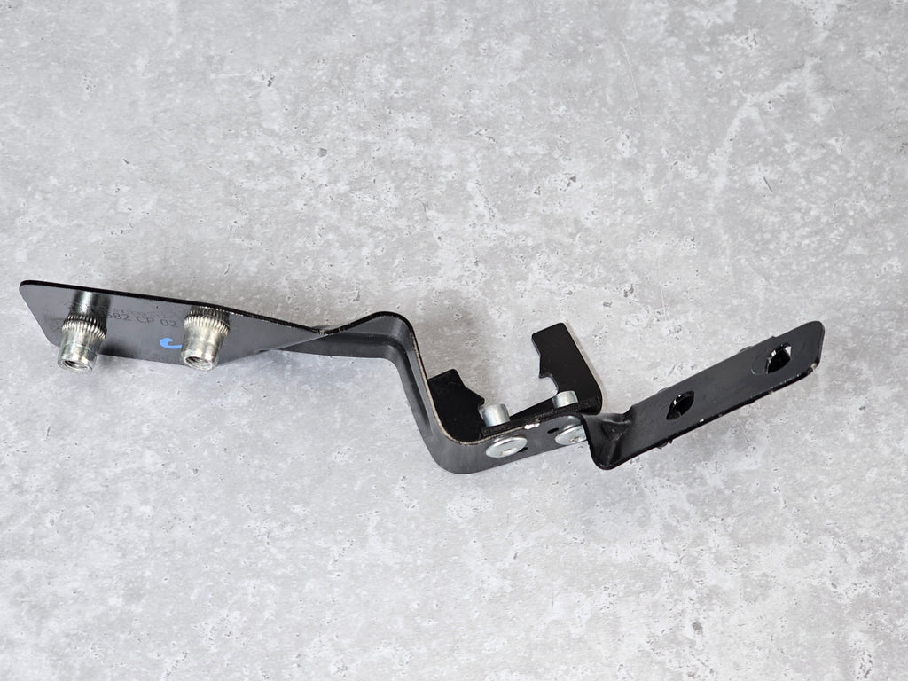 MCLAREN 570S  FENDER BRACKET 13A3582CP