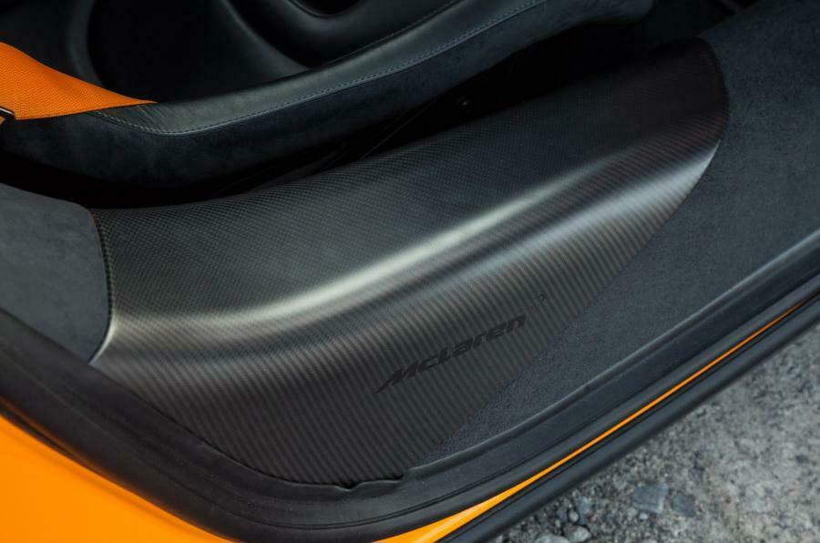 MCLAREN 540C 570S GT SATIN CARBON FIBRE DOOR ENTRANCE SILL - RIGHT SIDE