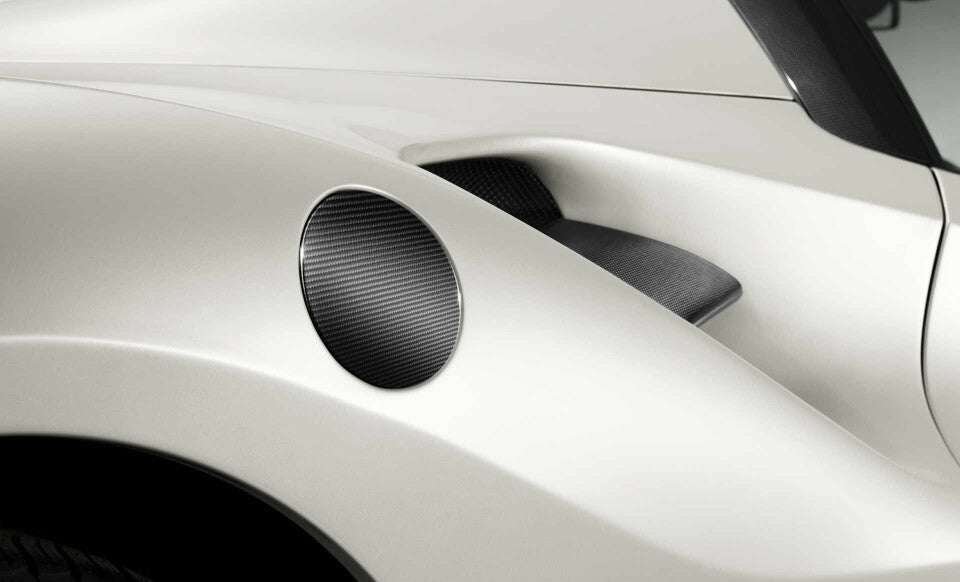 FERRARI 488 PISTA CARBON FIBRE FUEL CAP