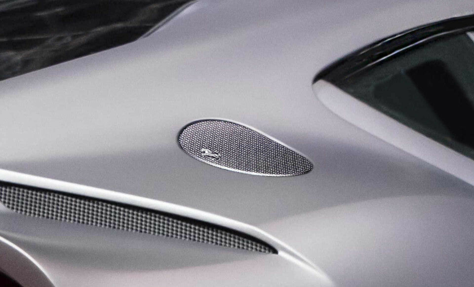 FERRARI 812 SUPERFAST CARBON FIBRE FUEL CAP